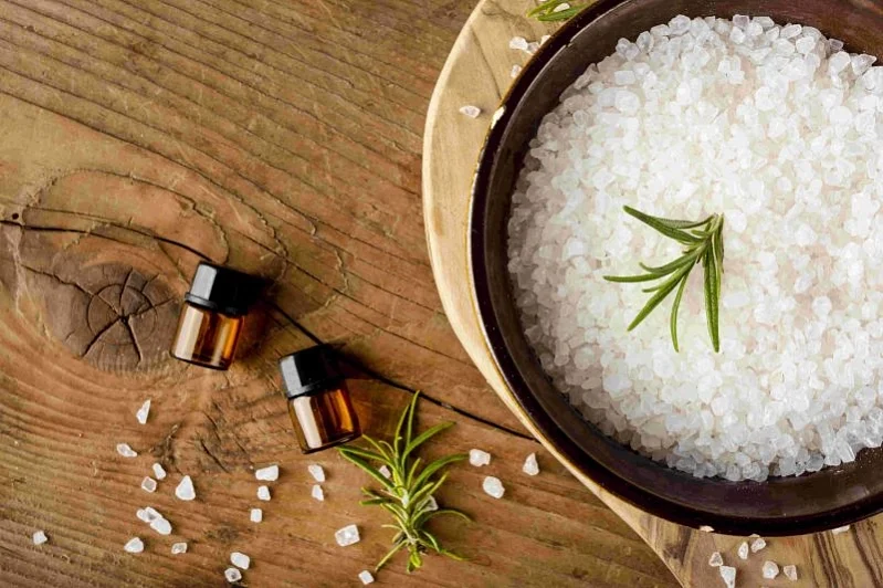 Как это делать правильно: принимаем ванны с солью